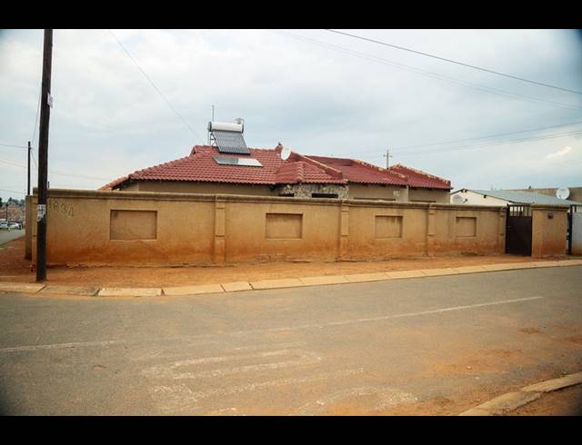 5 BEDROOM HOUSE FOR SALE IN THULANI